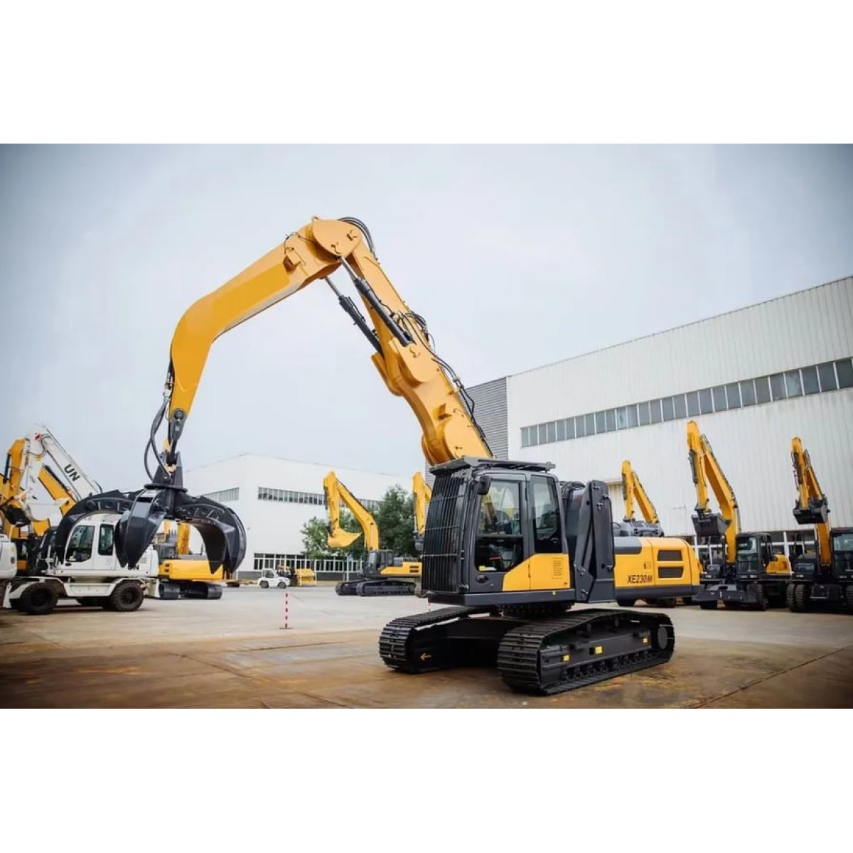 รถแม็คโคร คีบเหล็ก XCMG XE230M