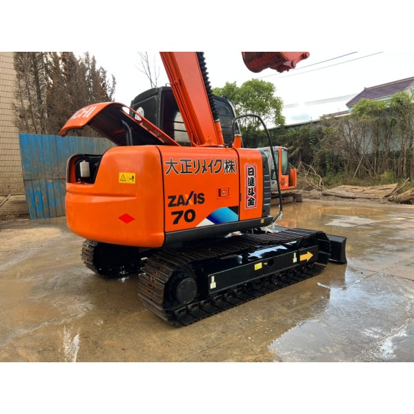 รถขุด Hitachi ZAXIS 70 (ZX70)