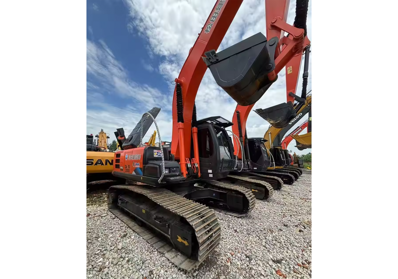 รถ แม็คโคร hitachi zx200