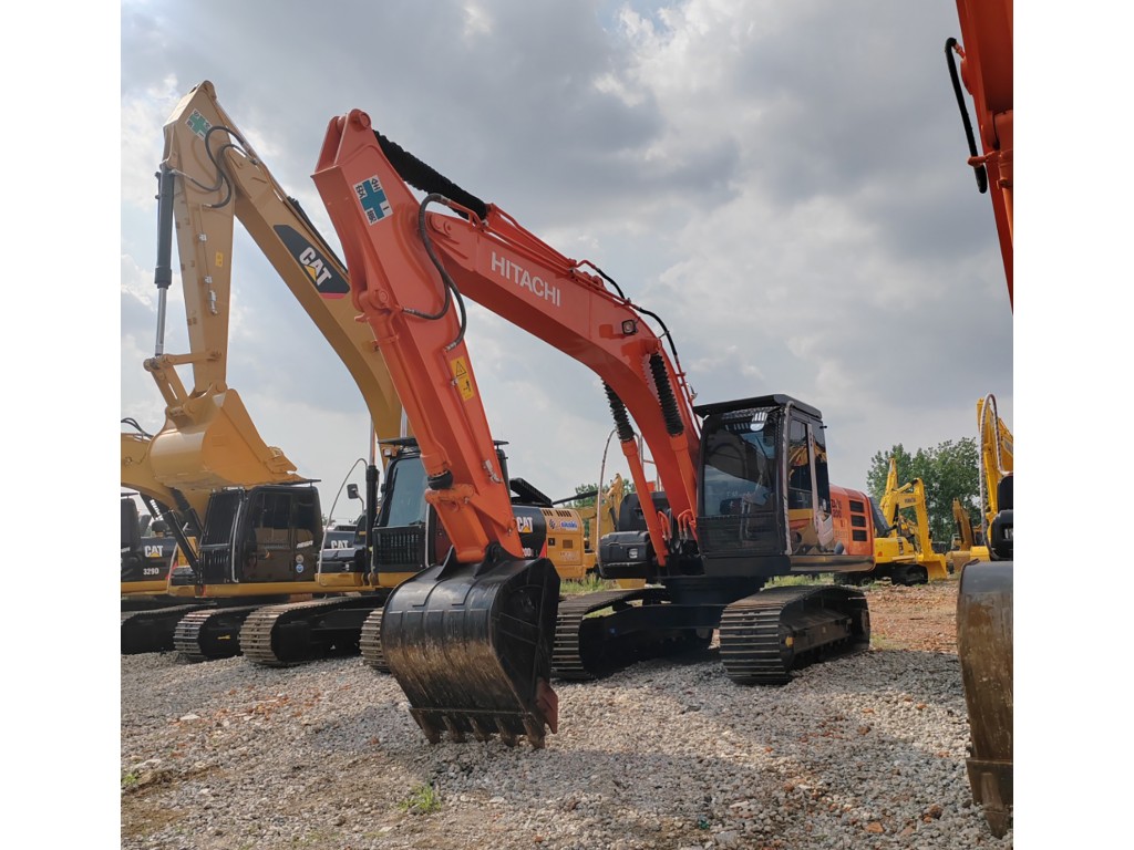 รถแม็คโคร Hitachi ZX200