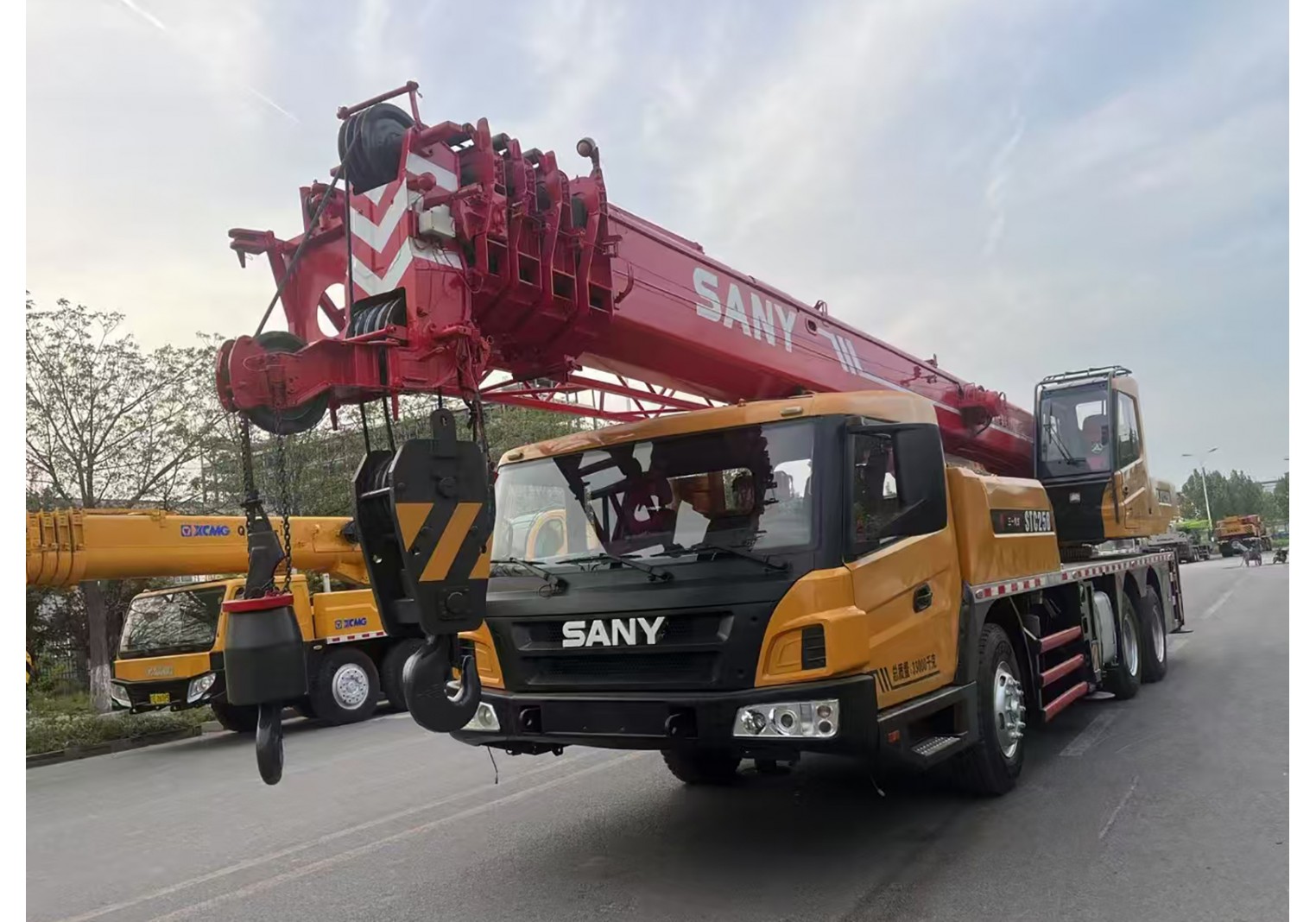 รถเครน SANY STC250 ขนาด 25 ตัน