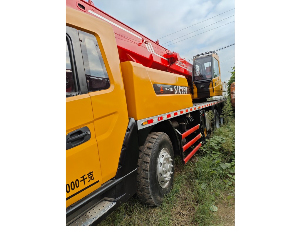 รถเครน XCMG 200 Ton Crane